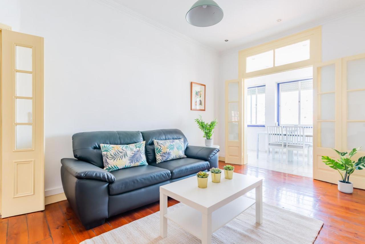 Almirante Home With 3 Bedrooms Lisbon Bagian luar foto